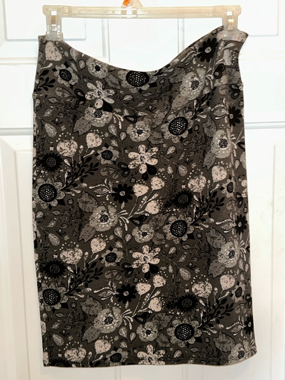 LuLaRoe Black and Gray Floral Pencil Skirt